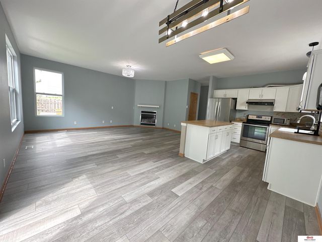 3810 S 189Th Street, Omaha, NE 68130