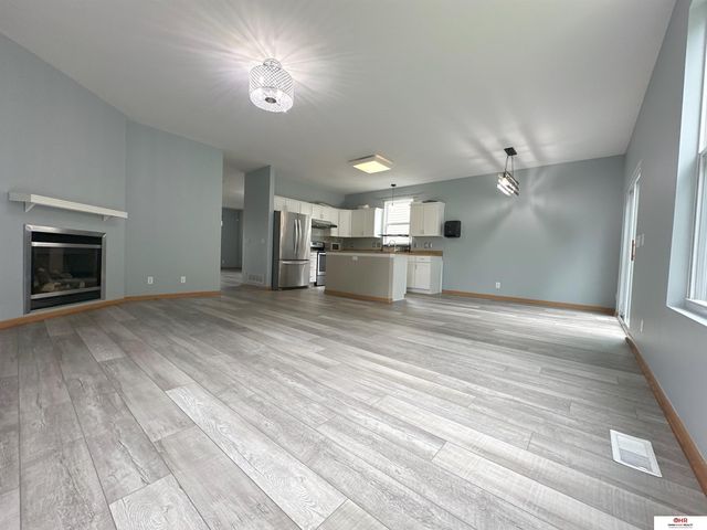 3810 S 189Th Street, Omaha, NE 68130