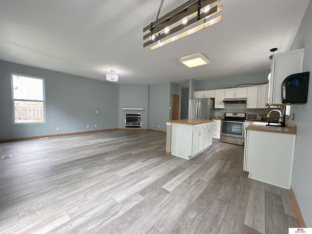 3810 S 189Th Street, Omaha, NE 68130