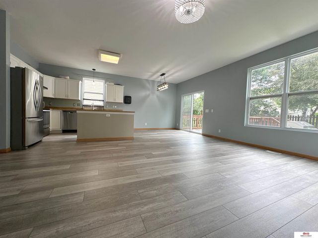 3810 S 189Th Street, Omaha, NE 68130