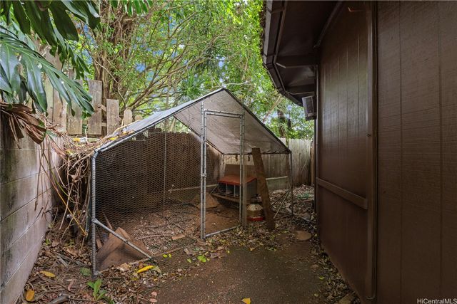 45-476 Kamehameha Highway, Kaneohe, HI 96744