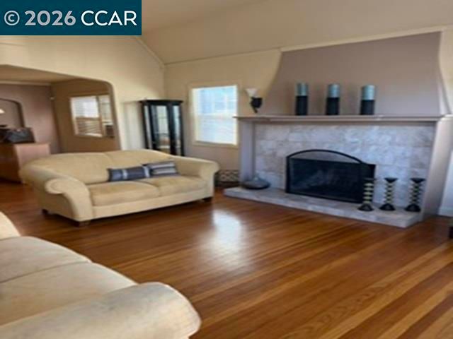 5421 Brann St, Oakland, CA 94619