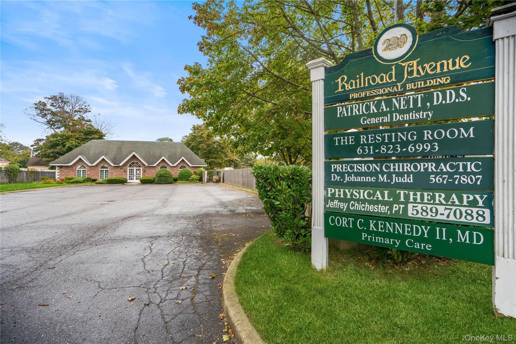 229 Railroad Avenue, Sayville, NY 11782 — exterior
