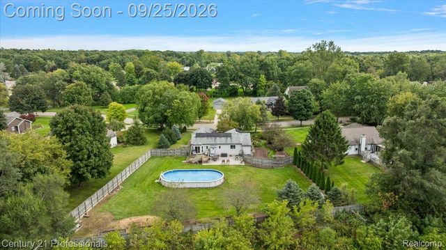 4713 Desert Bridge Court, Highland Charter Township, MI 48356