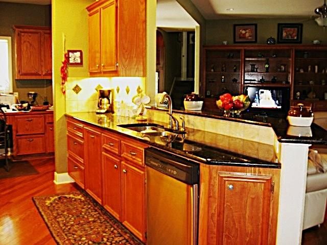 2552 Connie DR, Canyon Lake, TX 78133