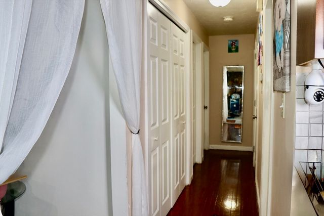 56 Loxwood St, Worcester, MA 01604