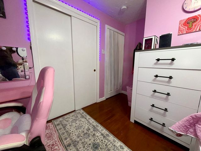 56 Loxwood St, Worcester, MA 01604