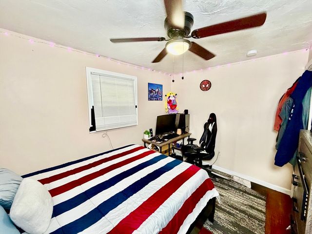 56 Loxwood St, Worcester, MA 01604