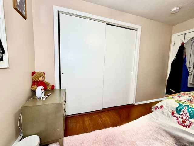 56 Loxwood St, Worcester, MA 01604