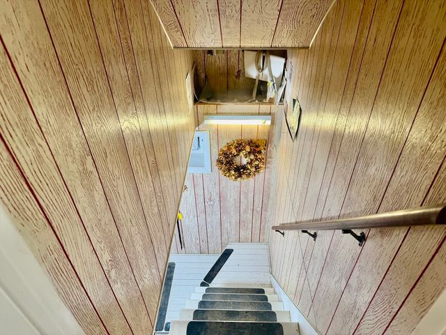 56 Loxwood St, Worcester, MA 01604