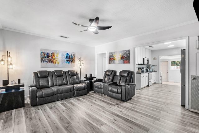 512 36th Street, West Palm Beach, FL 33407