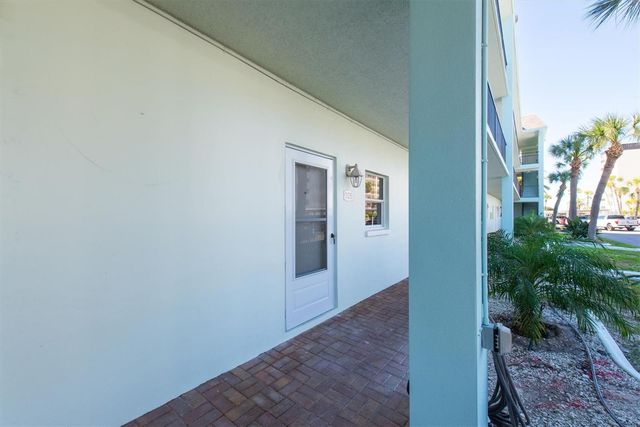 8 GLENCOE PLACE 105, Dunedin, FL 34698