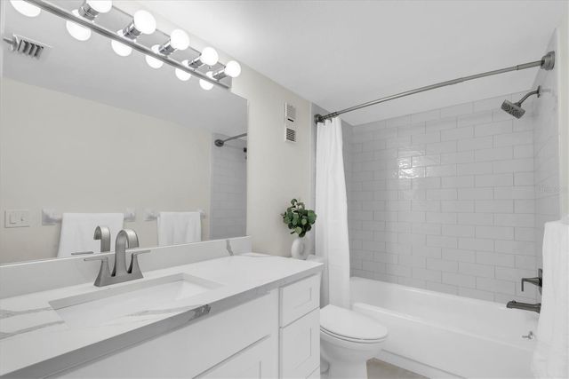 8 GLENCOE PLACE 105, Dunedin, FL 34698