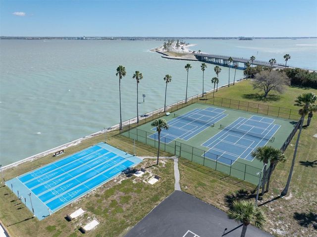 8 GLENCOE PLACE 105, Dunedin, FL 34698