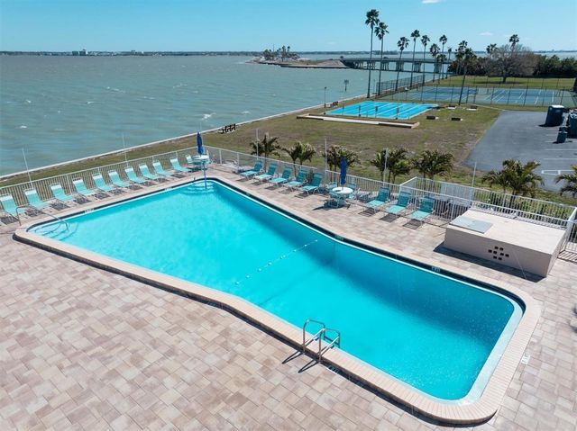 8 GLENCOE PLACE 105, Dunedin, FL 34698