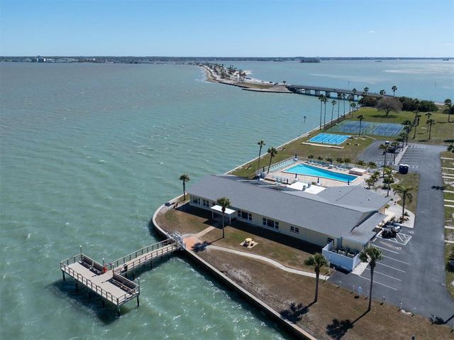 8 GLENCOE PLACE 105, Dunedin, FL 34698