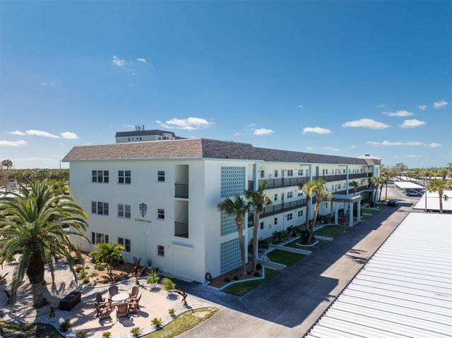 8 GLENCOE PLACE 105, Dunedin, FL 34698