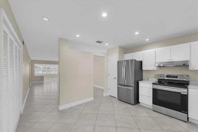 8 GLENCOE PLACE 105, Dunedin, FL 34698