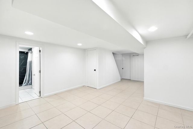 40 Hendrickson Avenue, Lynbrook, NY 11563