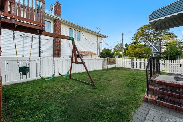 40 Hendrickson Avenue, Lynbrook, NY 11563