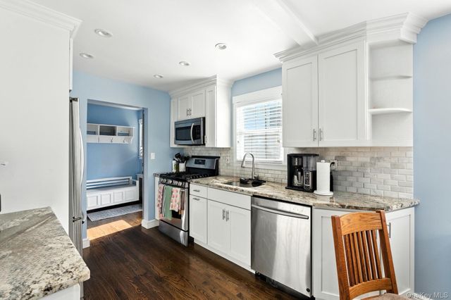 40 Hendrickson Avenue, Lynbrook, NY 11563