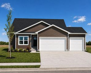 105 Live Oak Drive, Hudson, IA 50643
