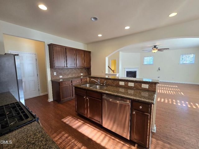 912 Garden Square Lane, Morrisville, NC 27560