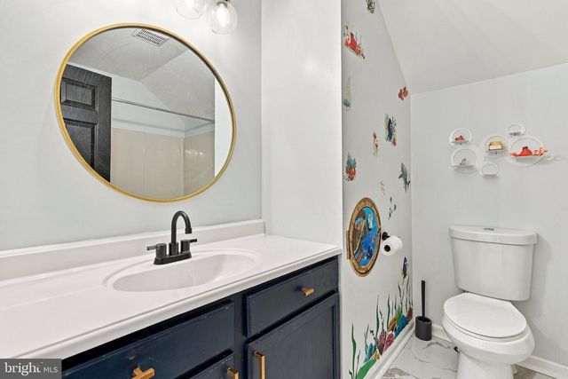 4 W KENNEDY DR, Clementon, NJ 08021
