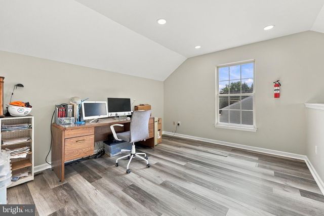 4 W KENNEDY DR, Clementon, NJ 08021