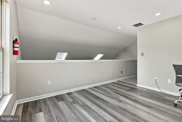 4 W KENNEDY DR, Clementon, NJ 08021