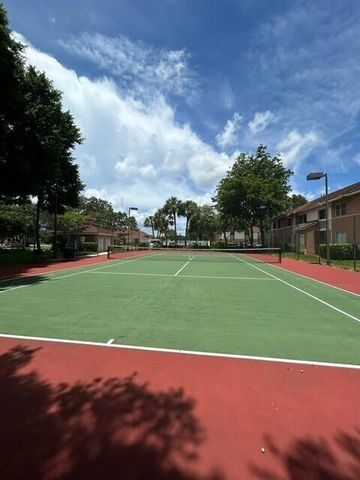 735 NW 91st Terrace, Plantation, FL 33324