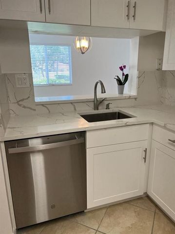 735 NW 91st Terrace, Plantation, FL 33324