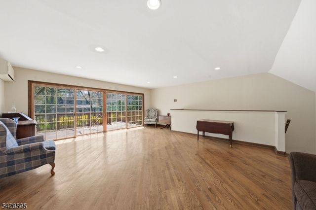 54 Richwood Pl, Denville Twp., NJ 07834