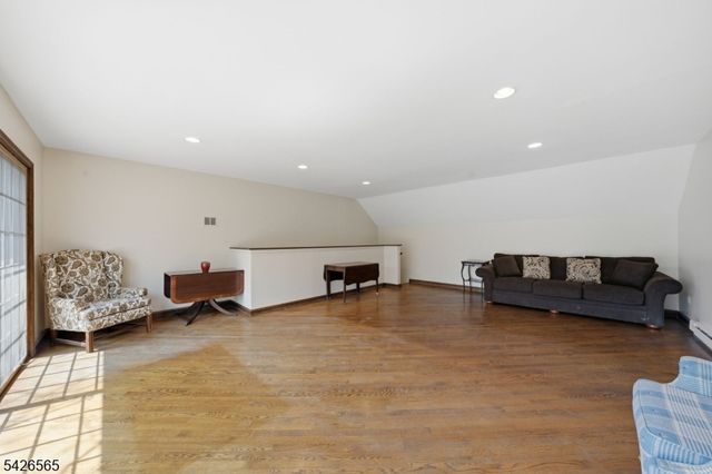 54 Richwood Pl, Denville Twp., NJ 07834