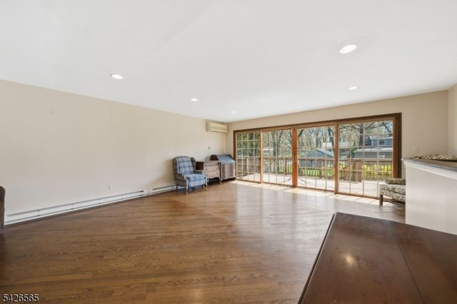 54 Richwood Pl, Denville Twp., NJ 07834