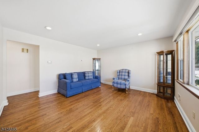 54 Richwood Pl, Denville Twp., NJ 07834