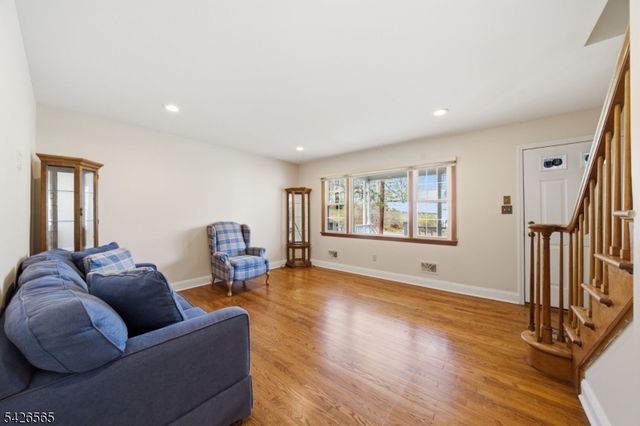 54 Richwood Pl, Denville Twp., NJ 07834