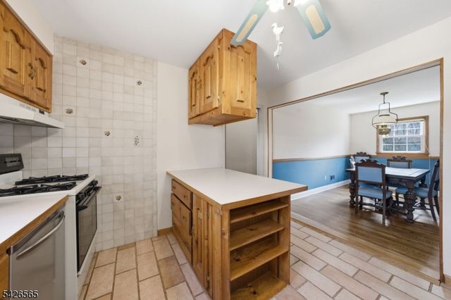 54 Richwood Pl, Denville Twp., NJ 07834