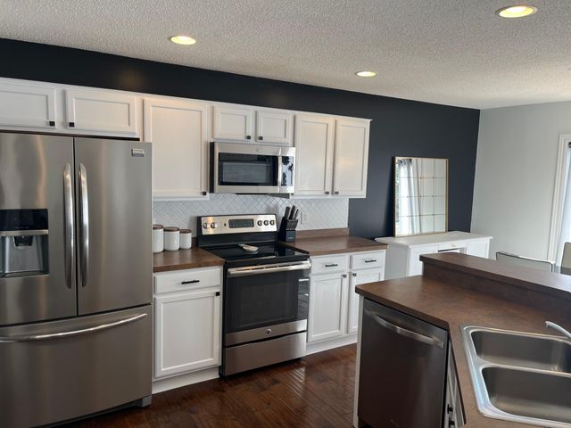 495 Pleasant Court, Chaska, MN 55318