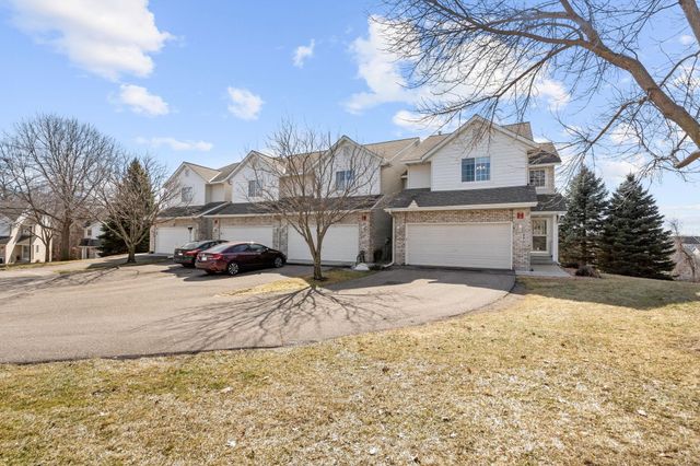 495 Pleasant Court, Chaska, MN 55318
