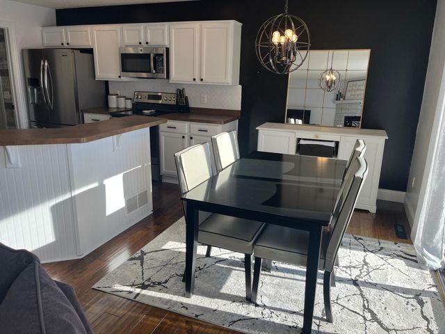 495 Pleasant Court, Chaska, MN 55318