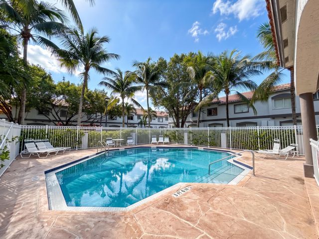 7843 CATALINA Circle, Tamarac, FL 33321