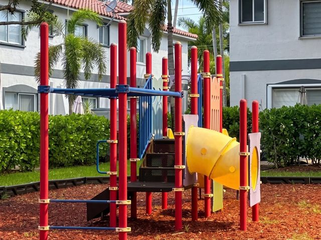 7843 CATALINA Circle, Tamarac, FL 33321