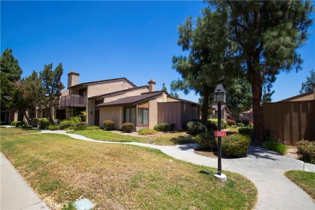 8430 Winnetka Avenue 20, Winnetka, CA 91306