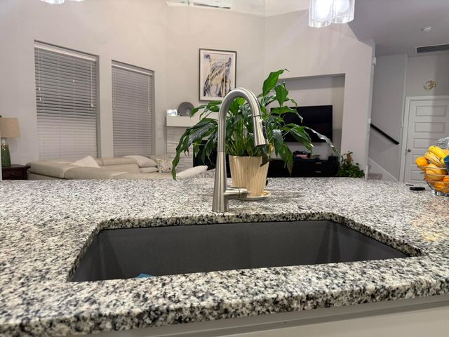 1803 Desert Willow Way, Arlington, TX 76005