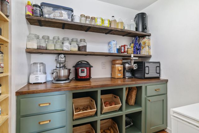 2467 County Road 1220, Lake Creek, TX 75450