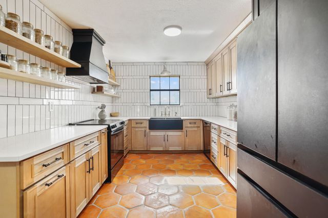 2467 County Road 1220, Lake Creek, TX 75450