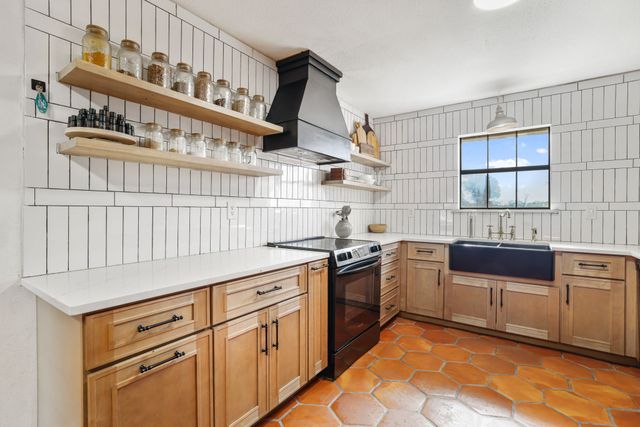 2467 County Road 1220, Lake Creek, TX 75450