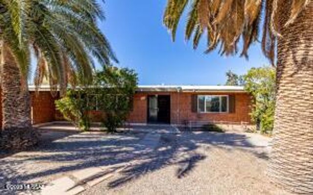 821 N Corinth Avenue, Tucson, AZ 85710