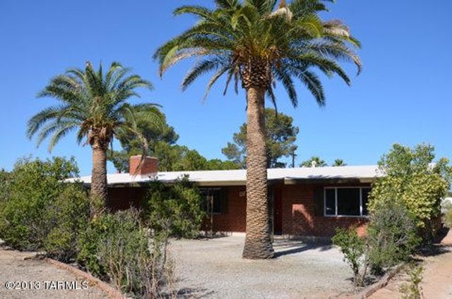 821 N Corinth Avenue, Tucson, AZ 85710